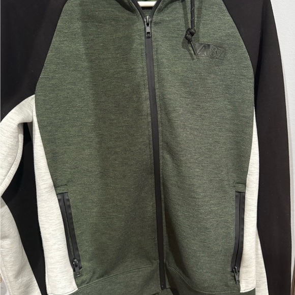 Aeropostale Green and Black Hoodie - Picture 2 of 5